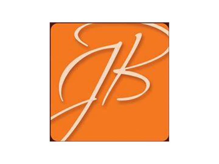 Paseo Outlets justine barbara salon